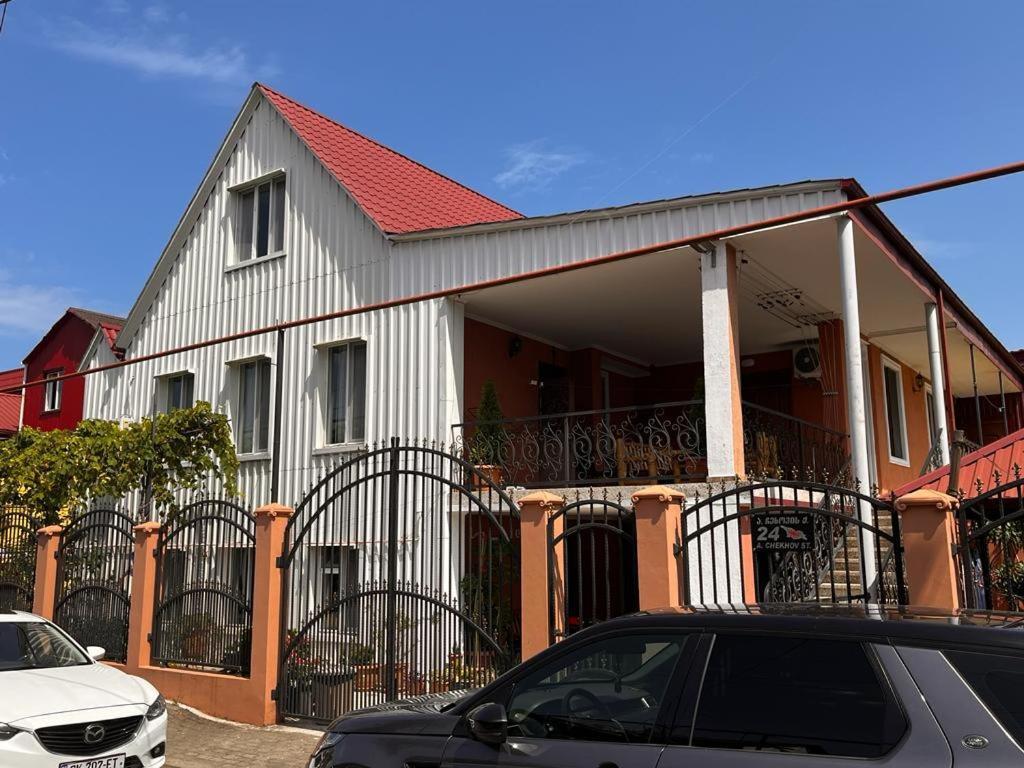 Guest House Chexovi 24 Kobuleti Bagian luar foto