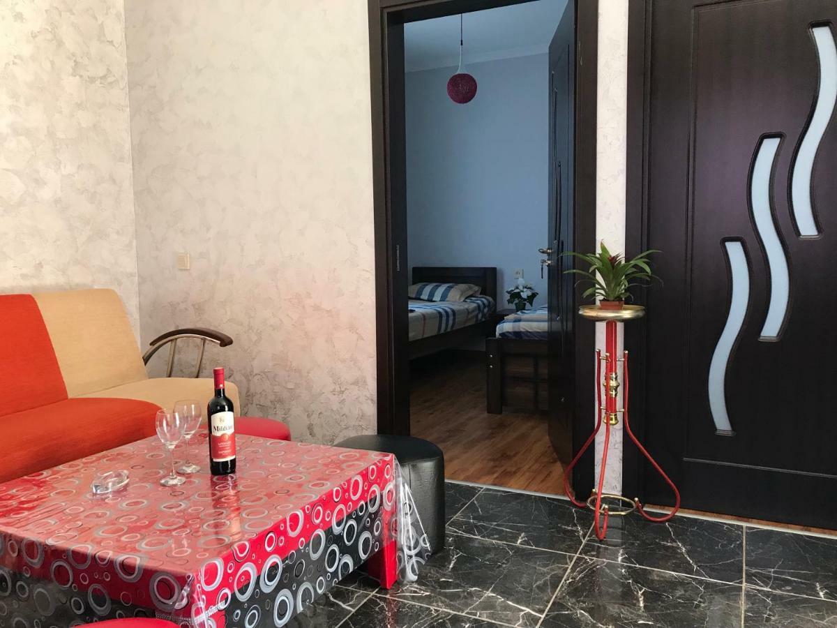 Guest House Chexovi 24 Kobuleti Bagian luar foto