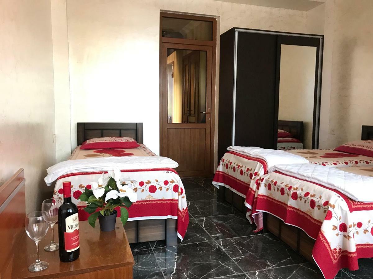 Guest House Chexovi 24 Kobuleti Bagian luar foto