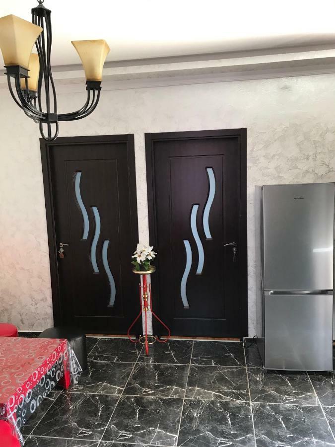 Guest House Chexovi 24 Kobuleti Bagian luar foto