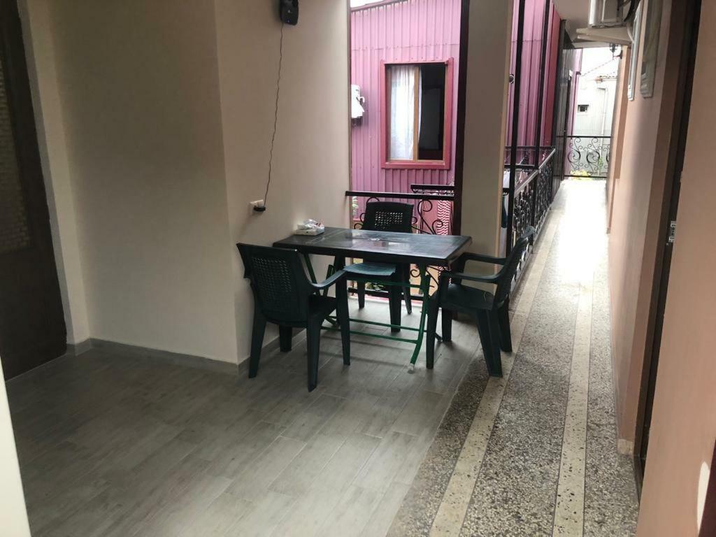 Guest House Chexovi 24 Kobuleti Bagian luar foto